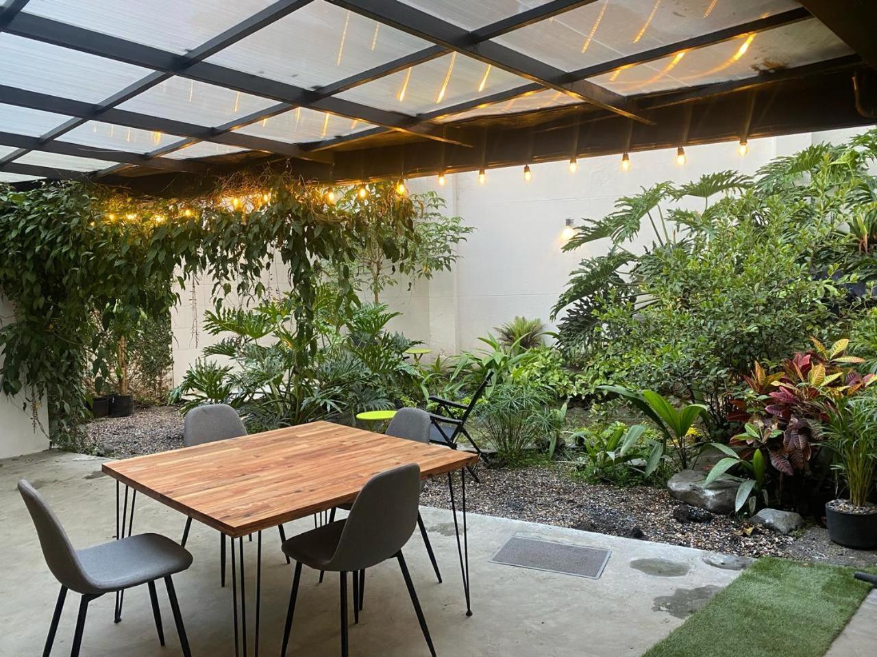Casa Mosaiko Primer Parque Laureles ميديلين المظهر الخارجي الصورة